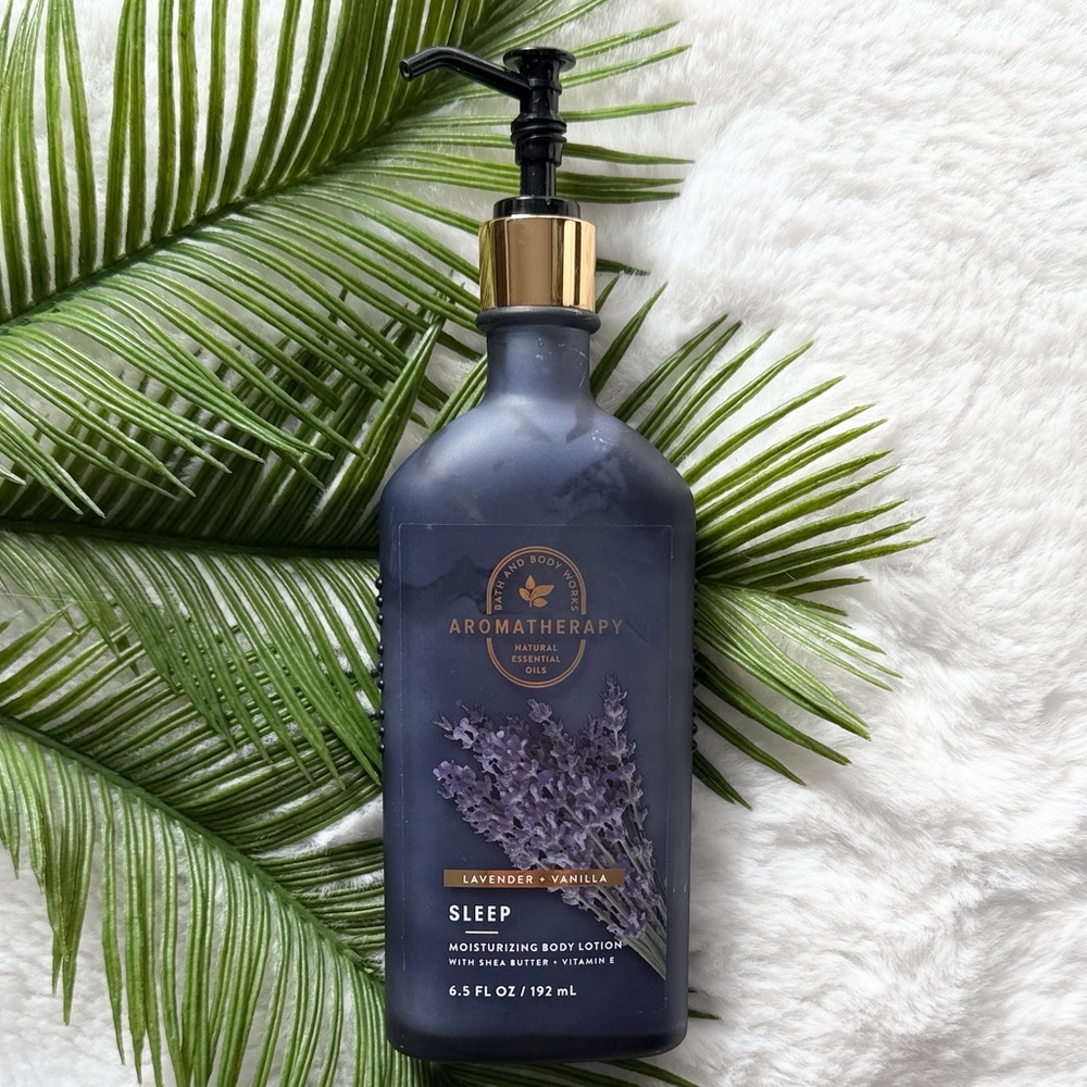 Bath & Body Works Aromatherapy Lavender & Vanilla Body Lotion - Deep Purple